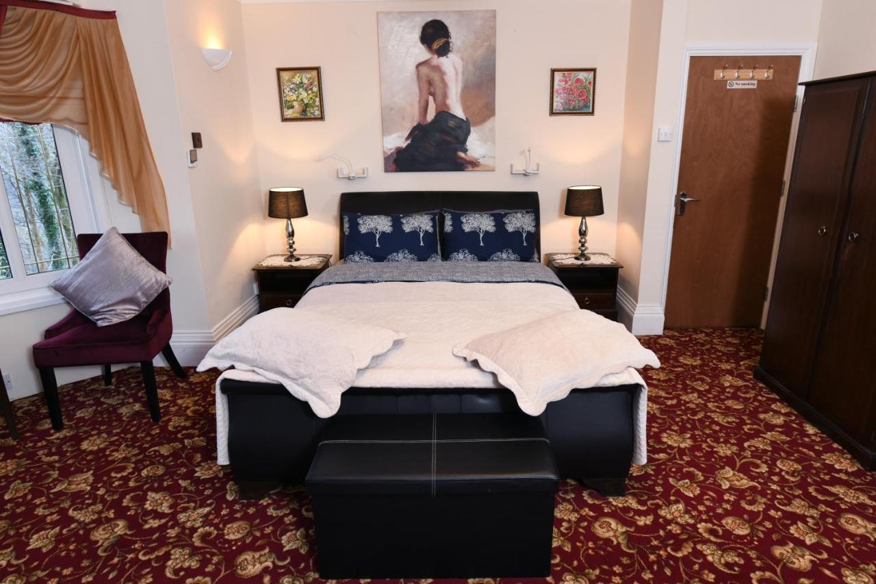 Luxury Suite In Quiet Countryside Location Swansea Bagian luar foto