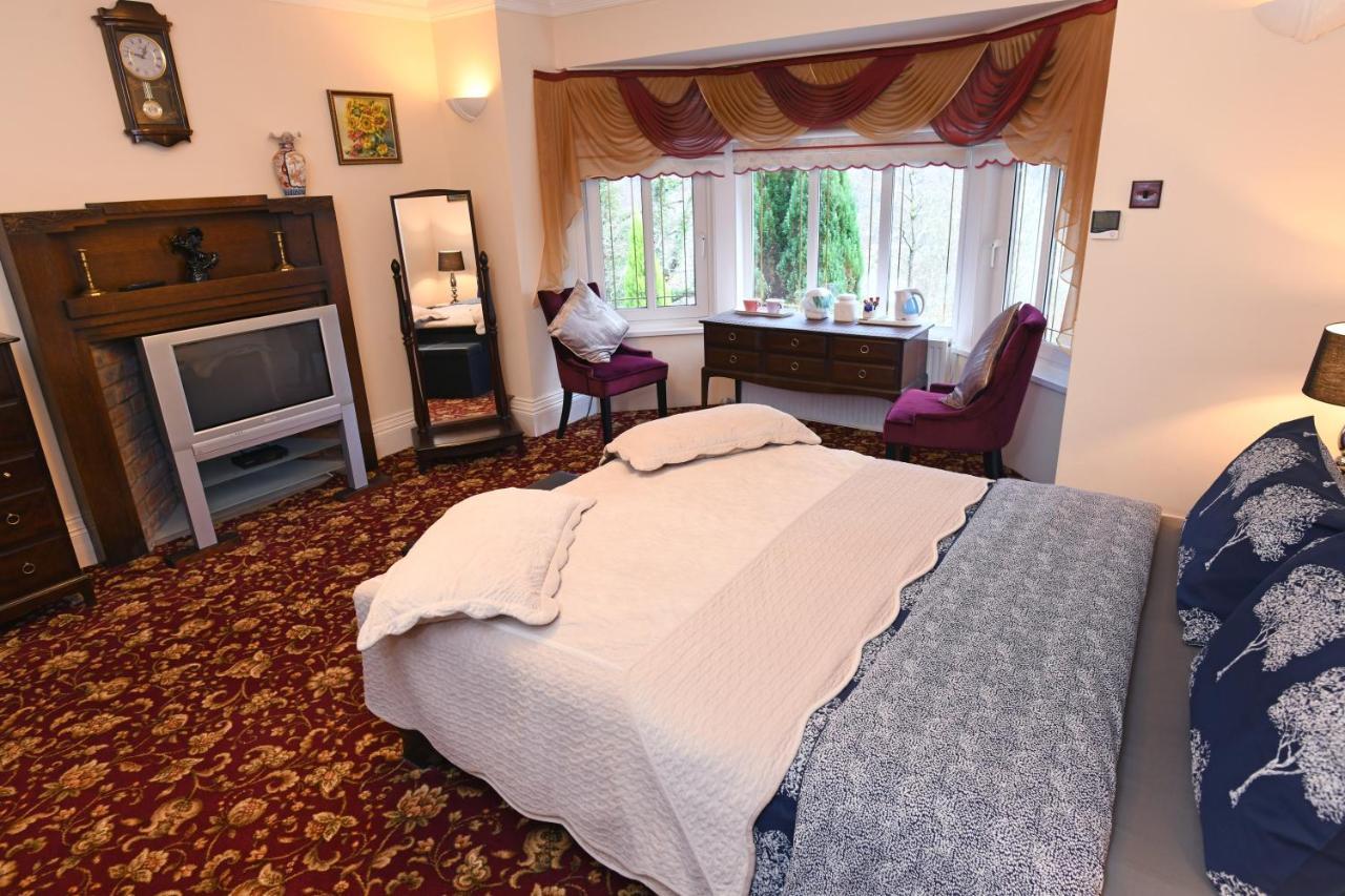Luxury Suite In Quiet Countryside Location Swansea Bagian luar foto